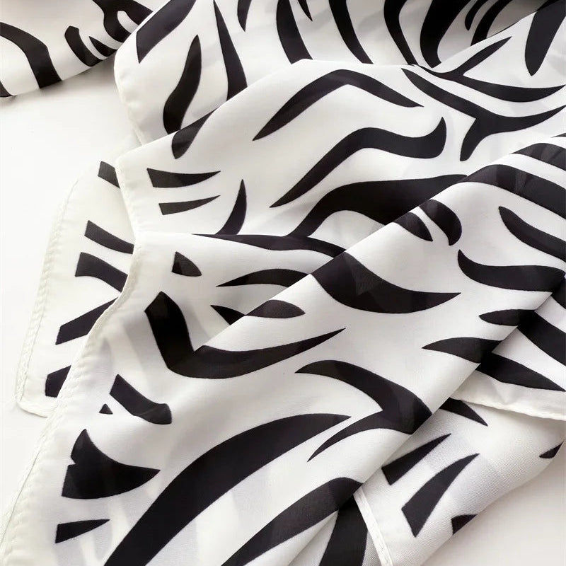 Foulard Carré en Soie motif Zebre Blanc