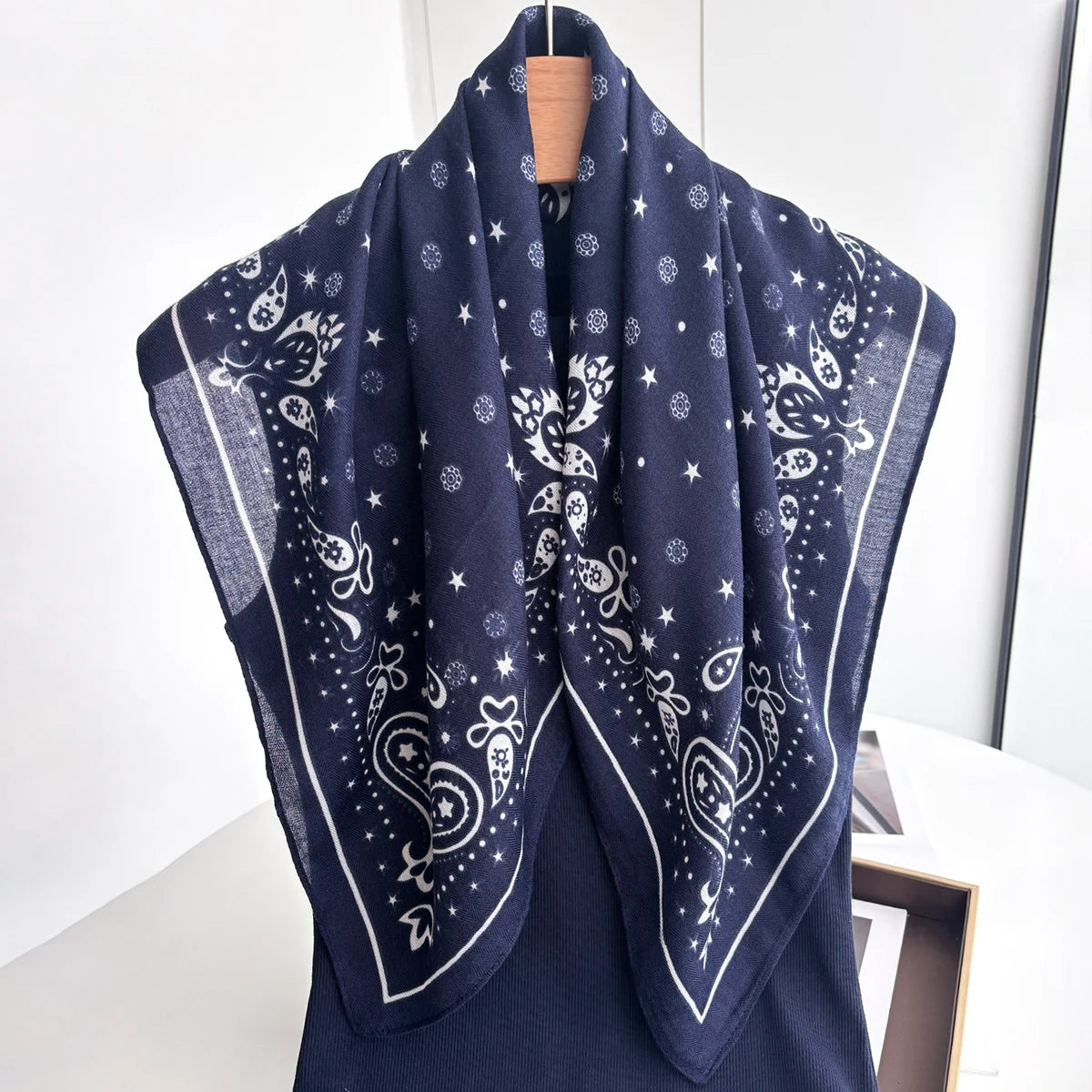 Foulard Carré Femme motif Paisley Bleu