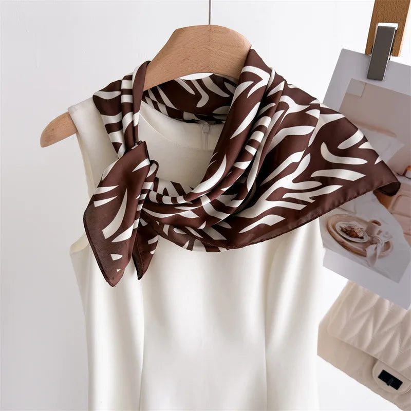 Foulard Carré en Soie motif Zébre Marron