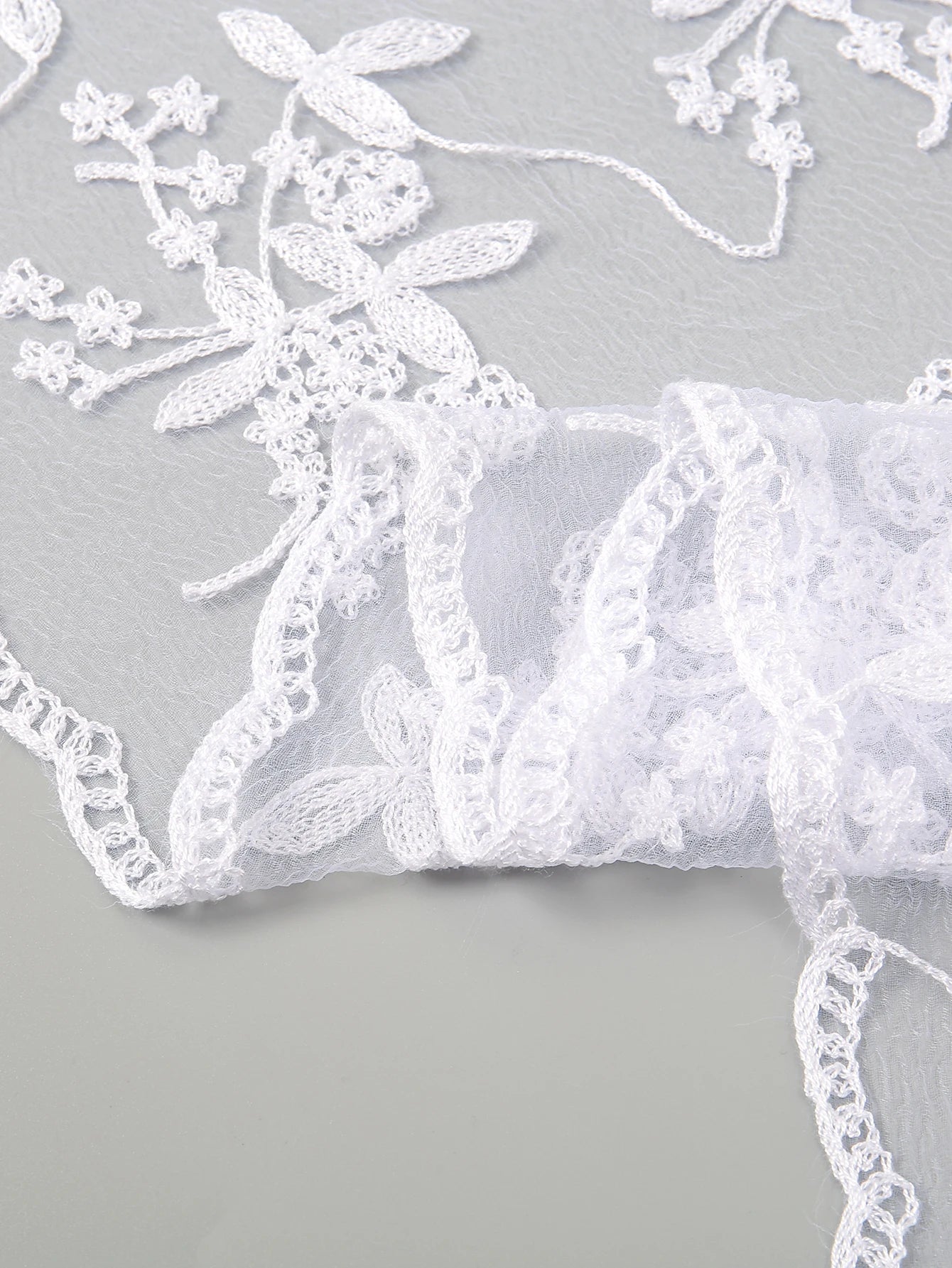 Foulard Dentelle Blanc forme Triangle