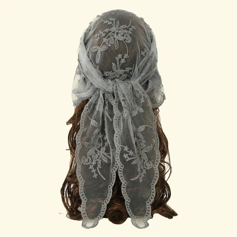 Foulard Dentelle Gris forme Triangle