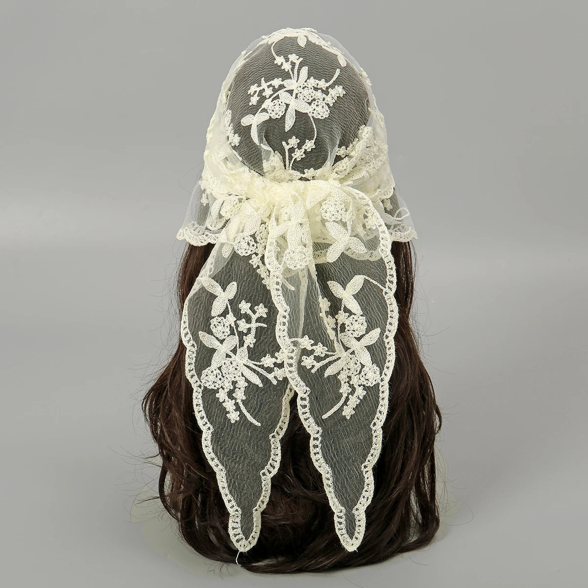 Foulard Dentelle Écru forme Triangle