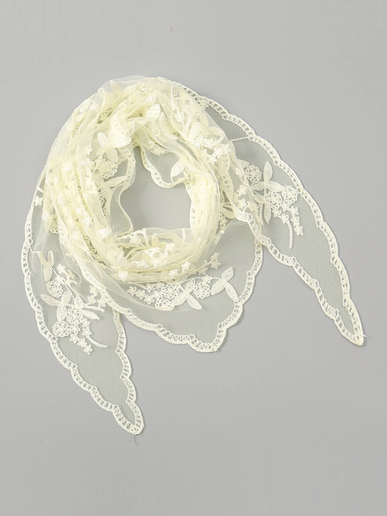 Foulard Dentelle Écru forme Triangle