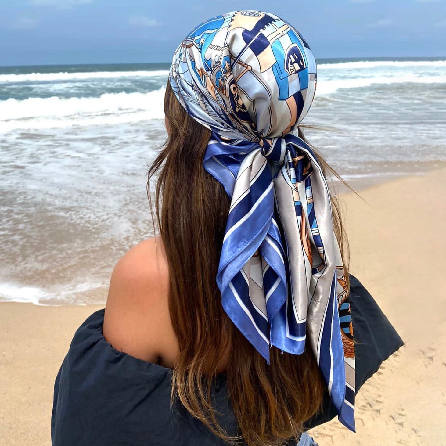 Foulard Drapeaux Bleu Carré en Soie