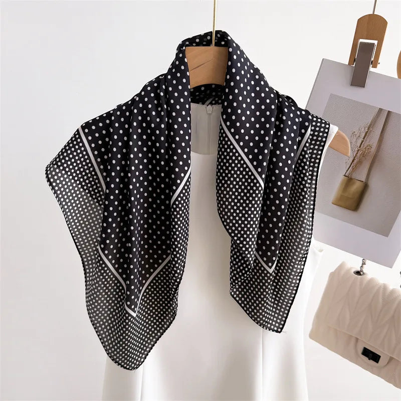 Foulard Femme Carré en Soie Noir à Pois