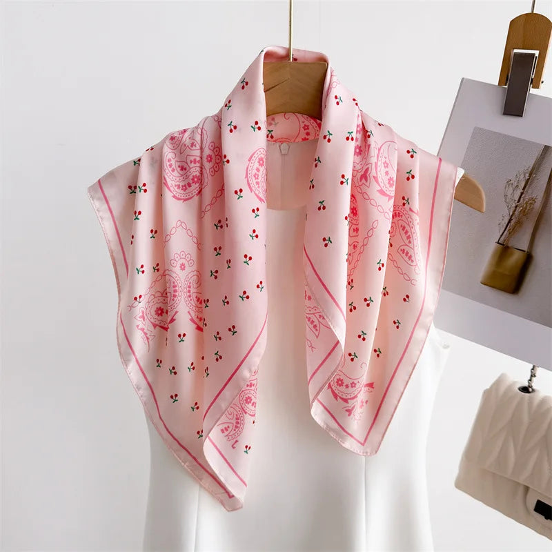 Foulard Femme Carré en Soie Rose motif Cerise
