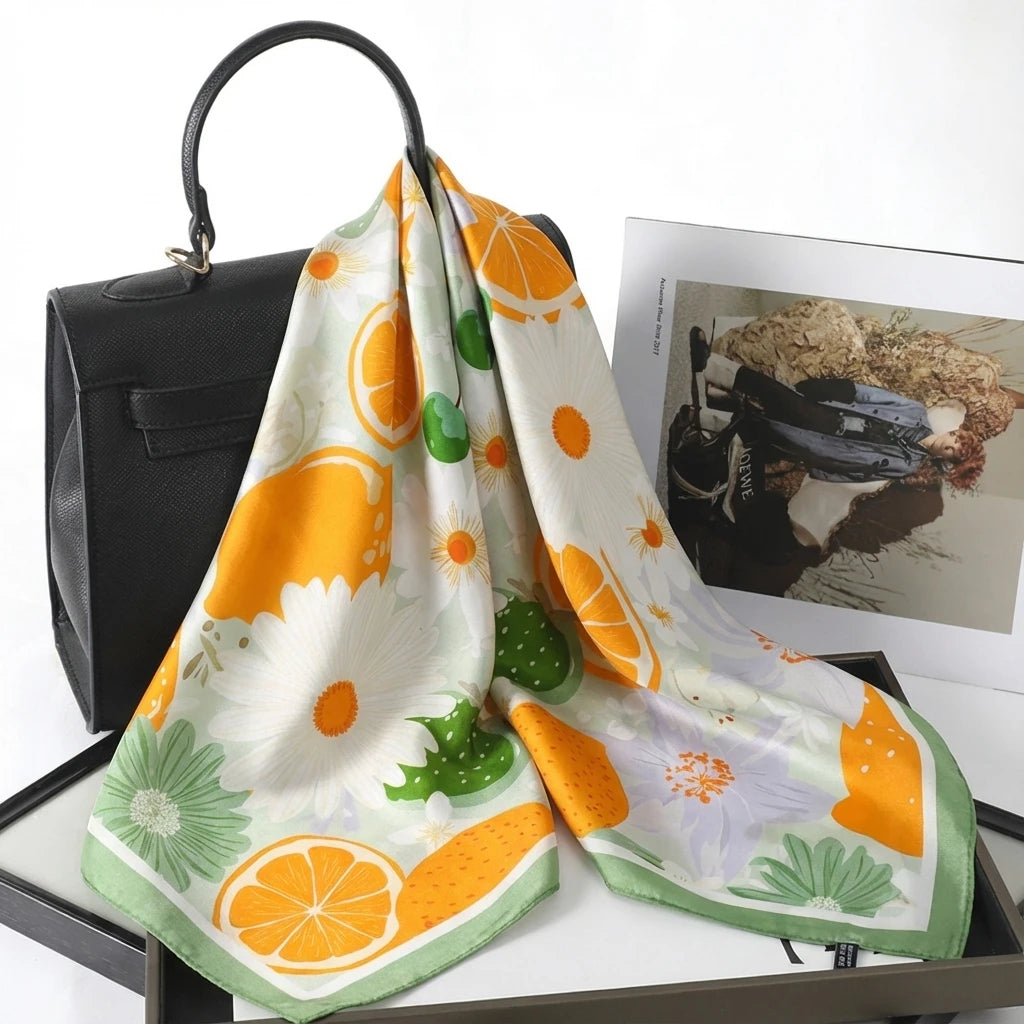 Foulard Femme motif Agrumes Fleuri Carré en Soie