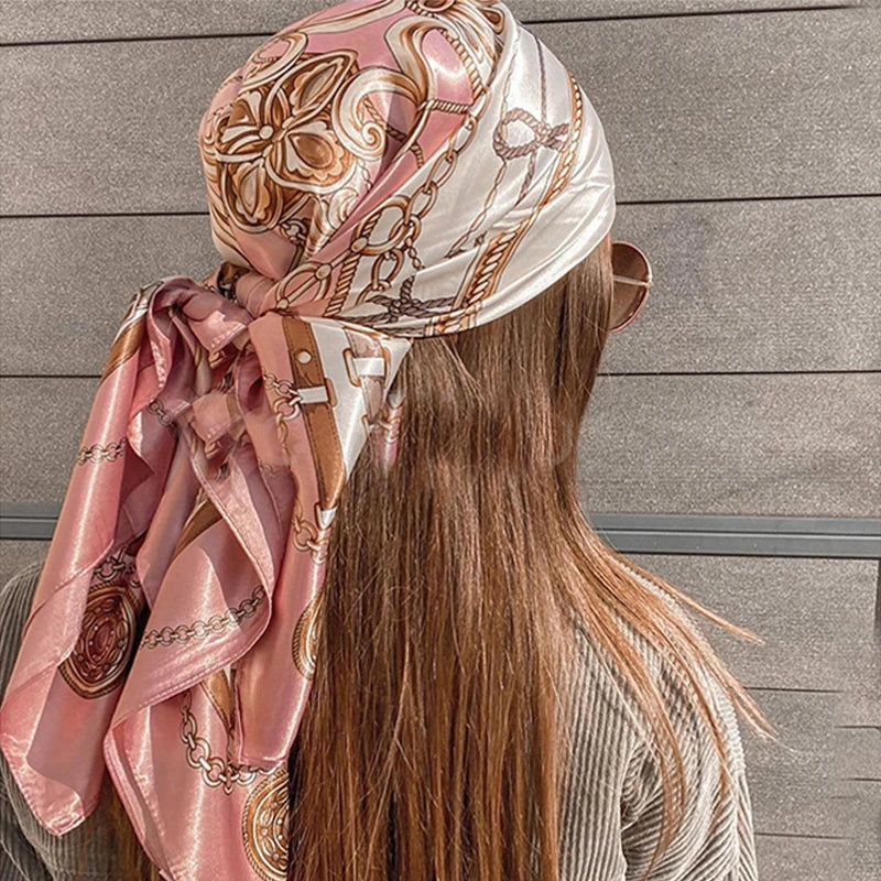 Foulard Rose et Or Carré en soie