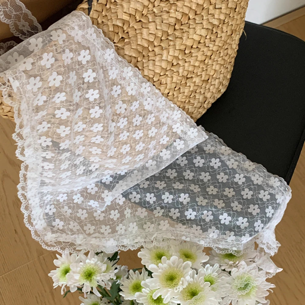 Foulard Triangulaire en Dentelle à fleurs