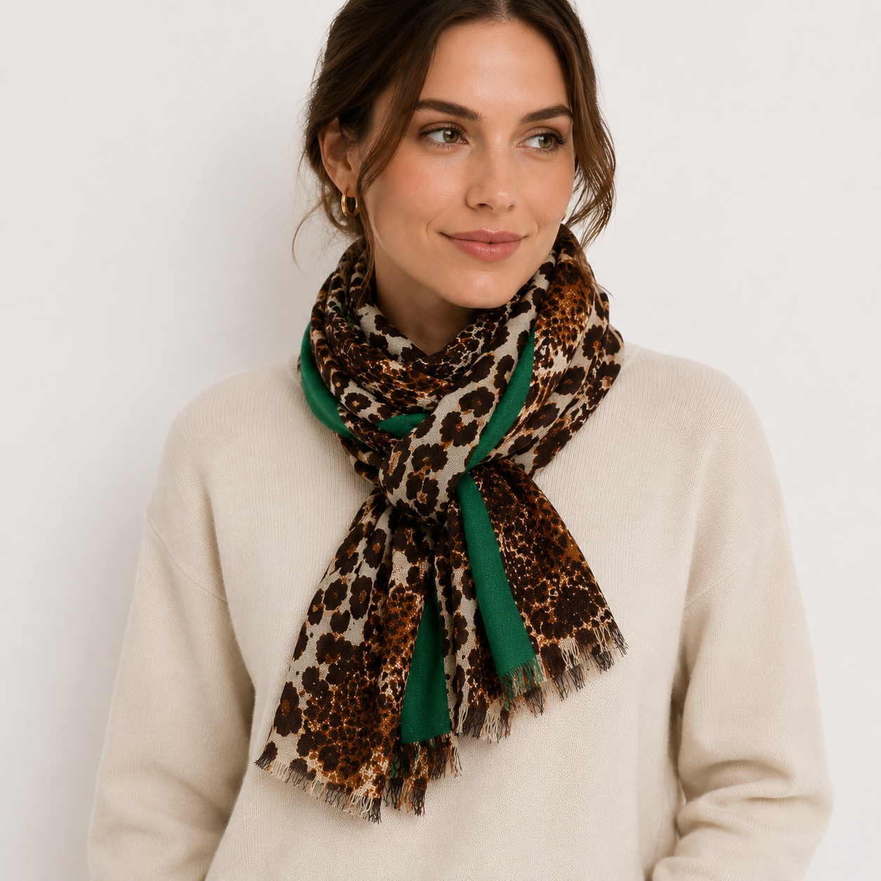 Foulard_Vert_et_Leopard_en_Coton_et_Lin-3